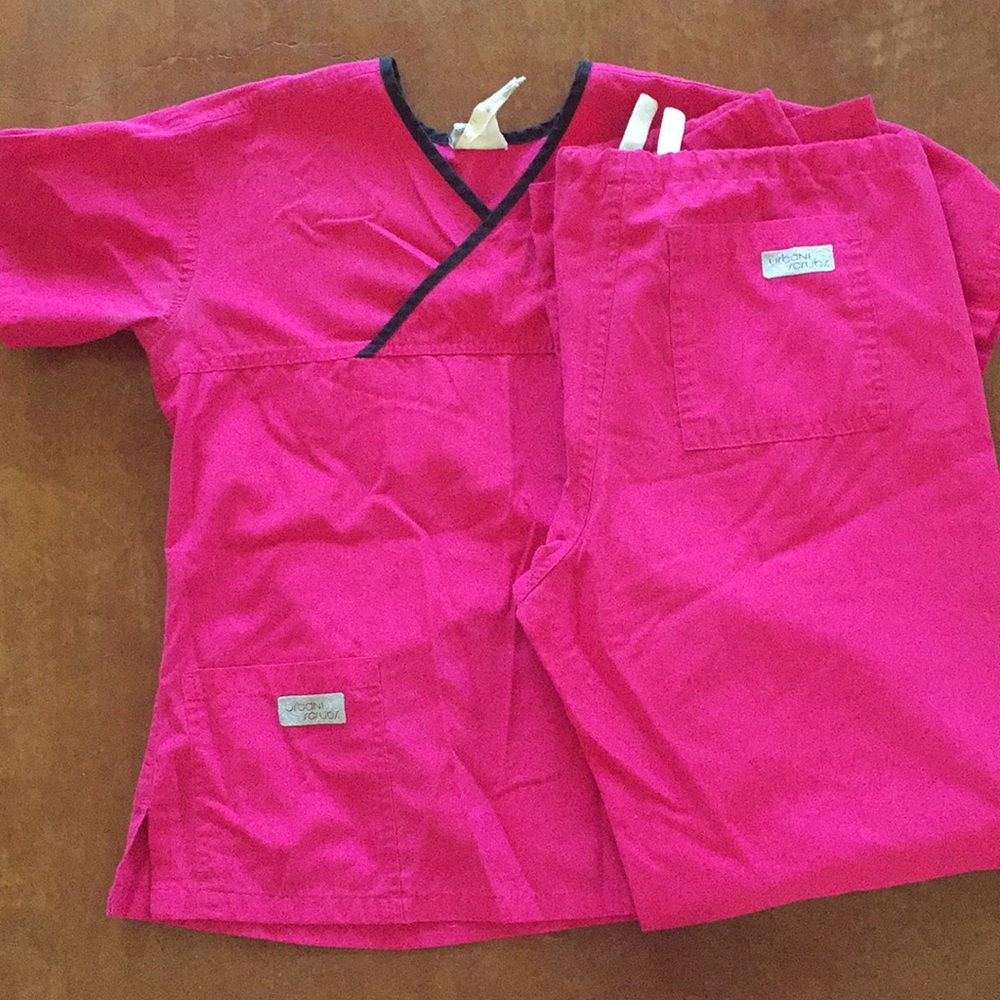 Medium top & bottom scrubs